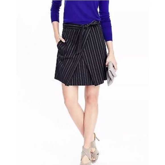 Banana Republic Dresses & Skirts - NWOT Banana Republic size 0 mini skirt